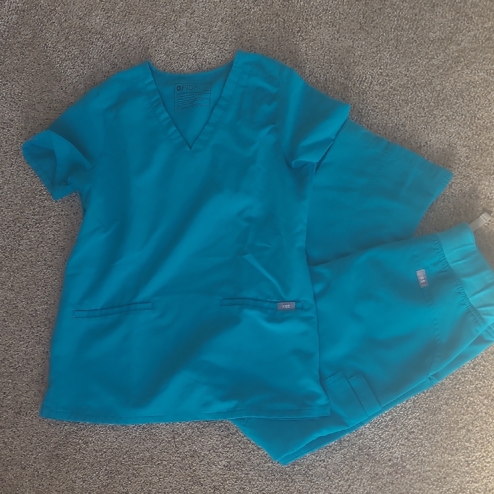 Figs Women's Scrub Set in Teal